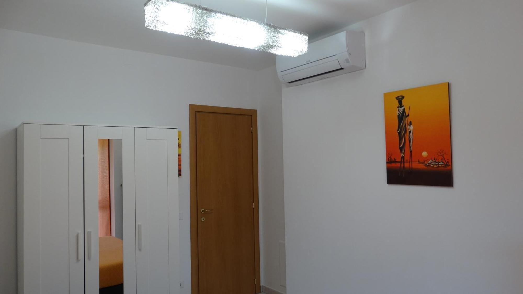 Rose Apartment Luni Buitenkant foto